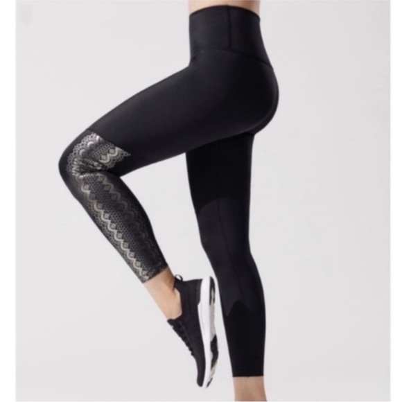 Beyond Yoga Pants - Beyond Yoga Down The Line Metallic High Rise leggings Sz XS